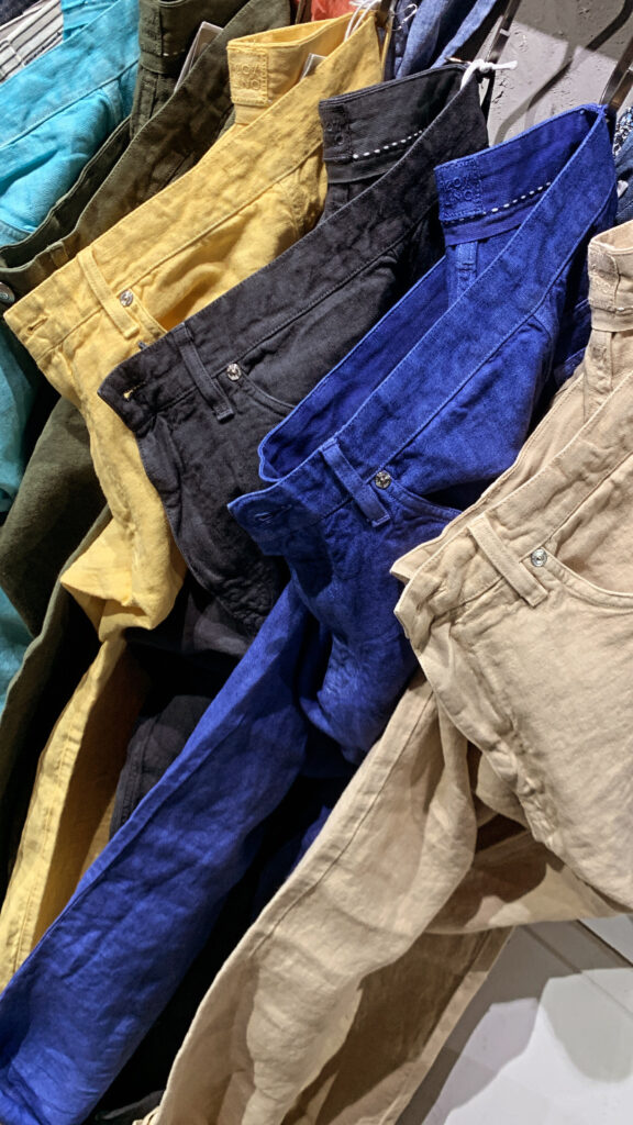 459C39EB-40DC-4FD8-85F5-792F62600243